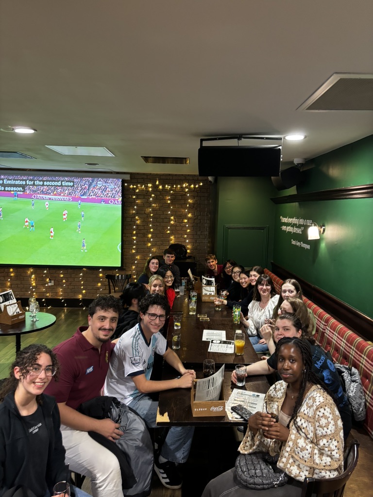 LSCFR members enjoying pub social after Give It A Go event